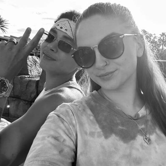 Meet your Posher, Kori - Picture 1 of 1